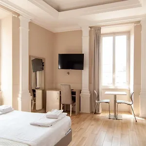https://domus-porta-angelica.it-romehotels.com